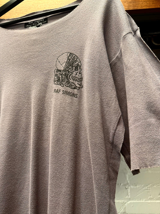 AW1998 Raf Simons ‘Radioactivity’ Skull Graphic Raw Hem ‘Plum’ Faded T-Shirt