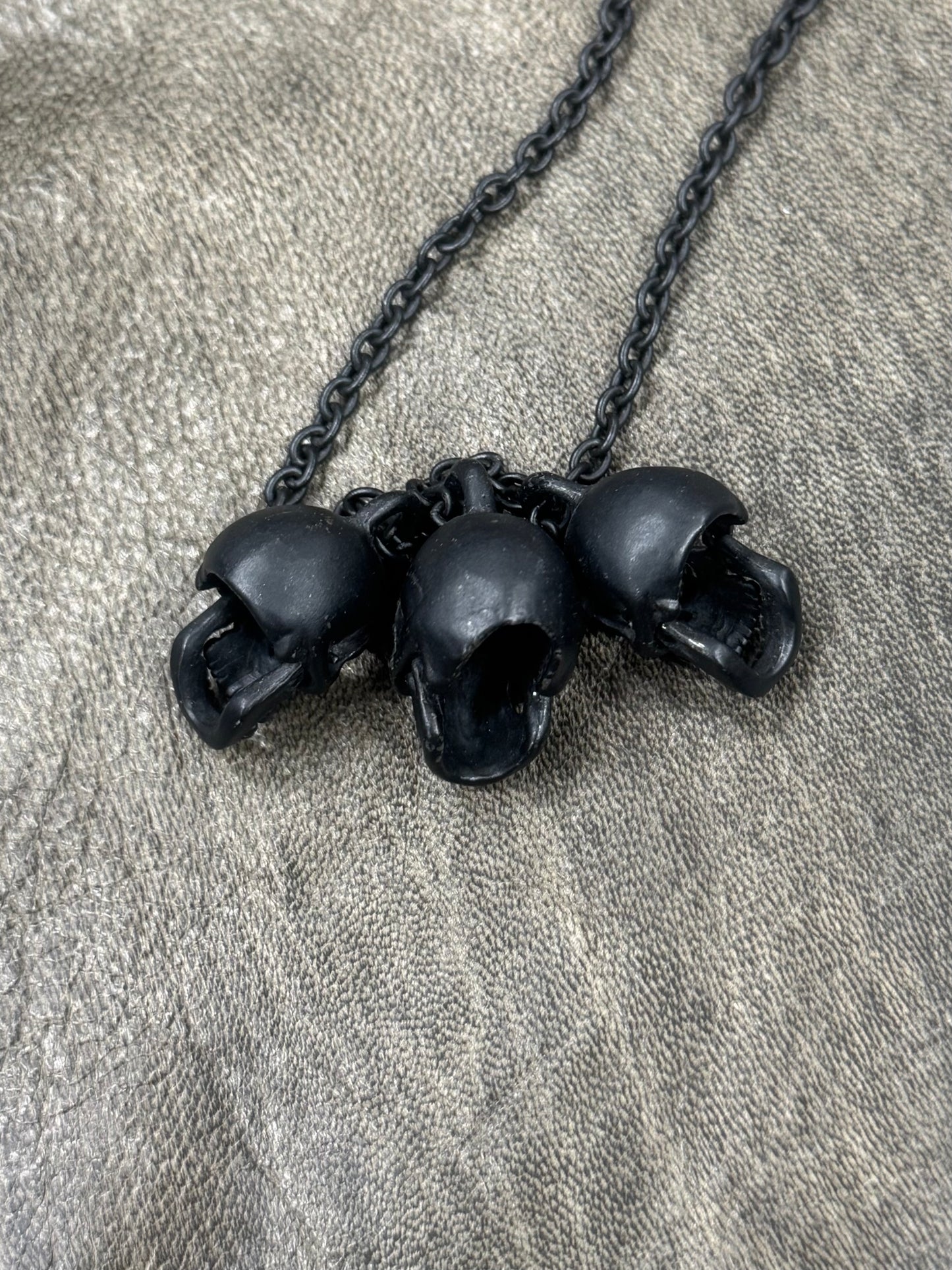 SS2006 Number (N)ine ‘Welcome to the Shadows’ Triple Skull Necklace