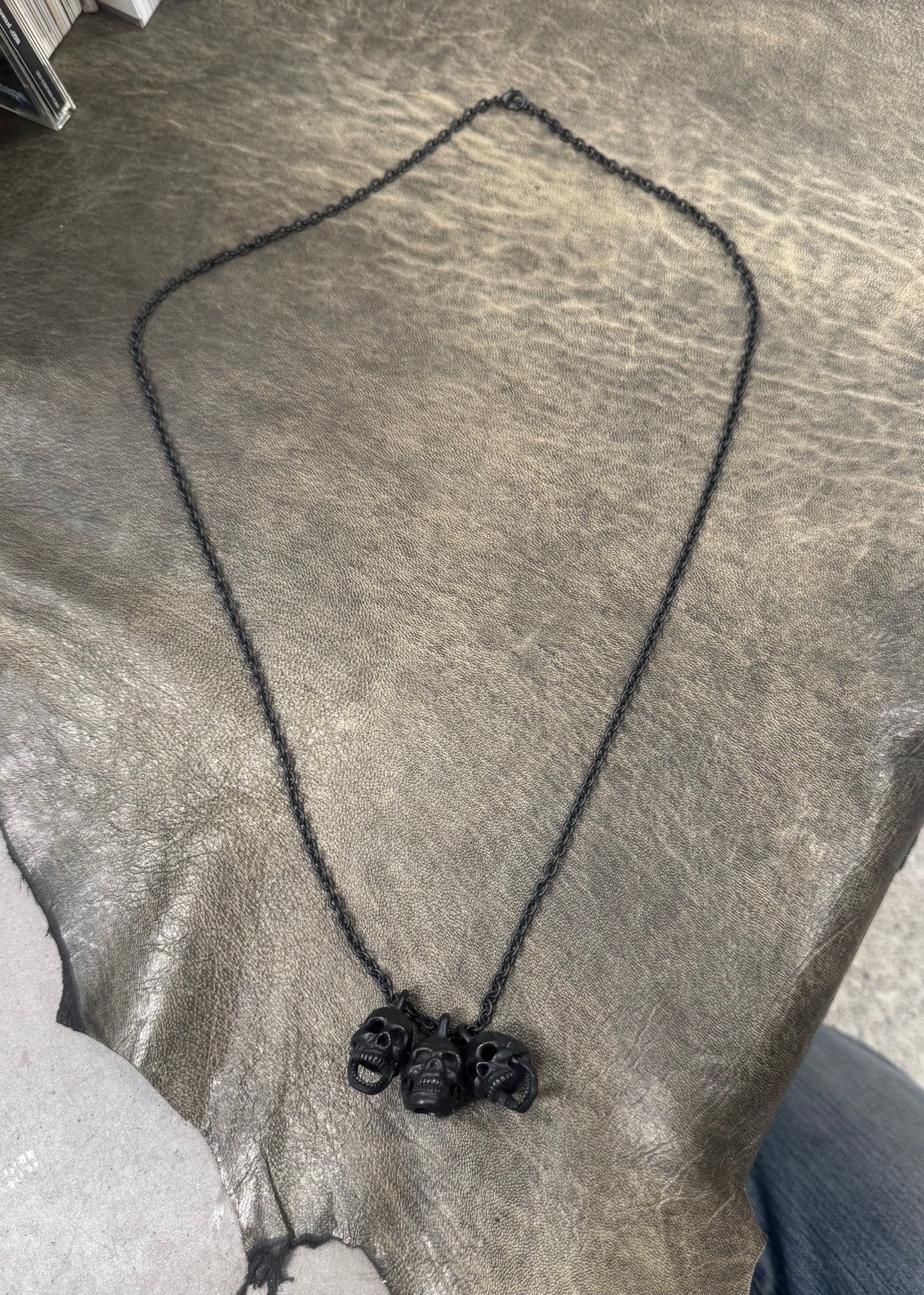 SS2006 Number (N)ine ‘Welcome to the Shadows’ Triple Skull Necklace