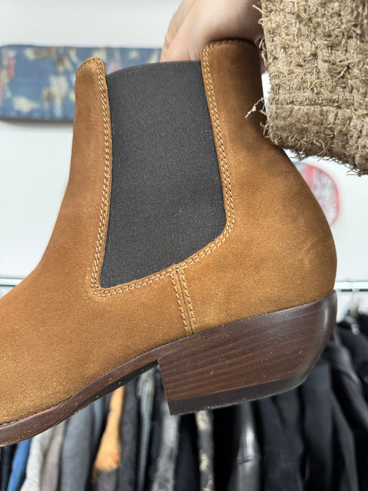 Saint Laurent ‘Lukas’ Brown Suede Cuban Heel Boots