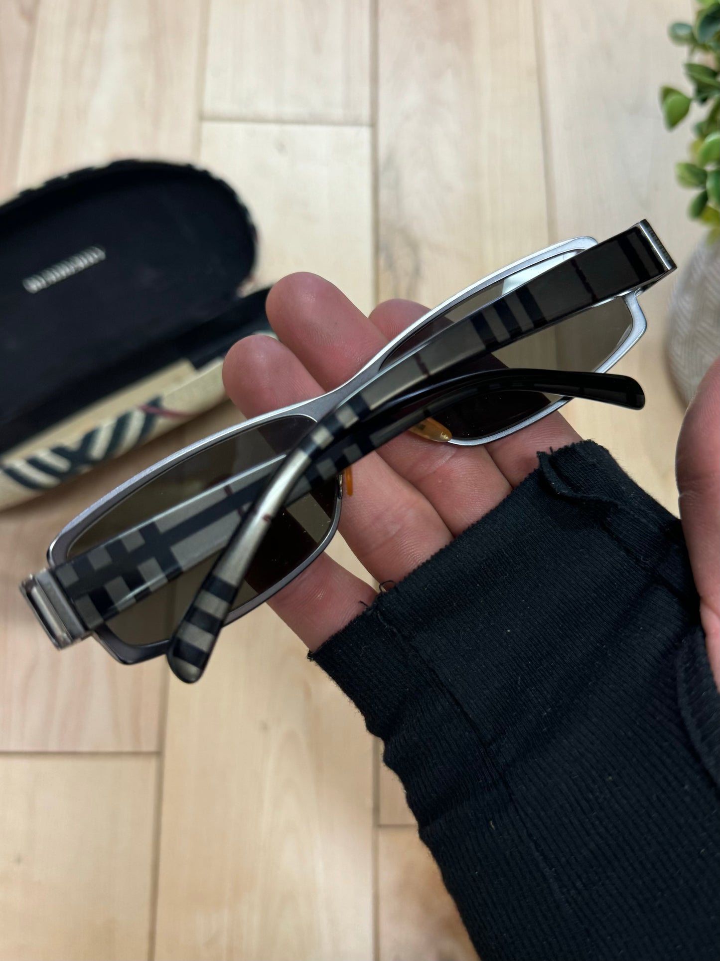 Burberry ‘Nova Check’ Silver/Black Rectangle Sunglasses