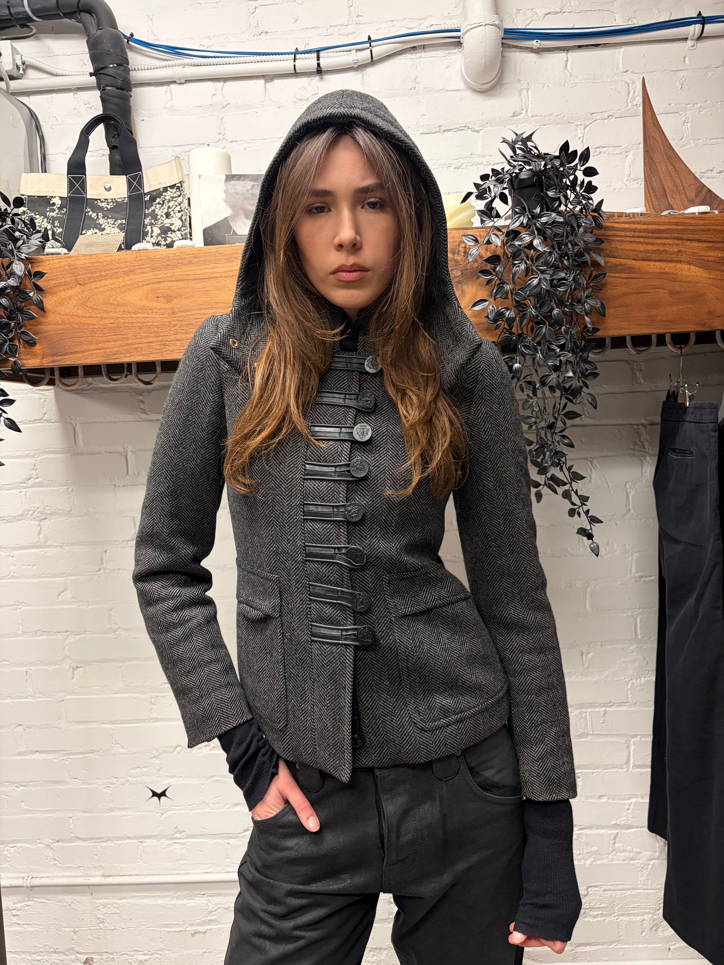 2006 Gucci by Frida Giannini Herringbone ‘Leather-Bound Closure’ Cropped Hooded Jacket