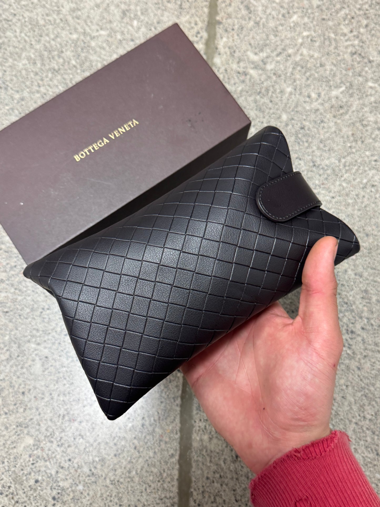 Bottega Veneta ‘Cyclone’ Black Oval Shape Sunglasses