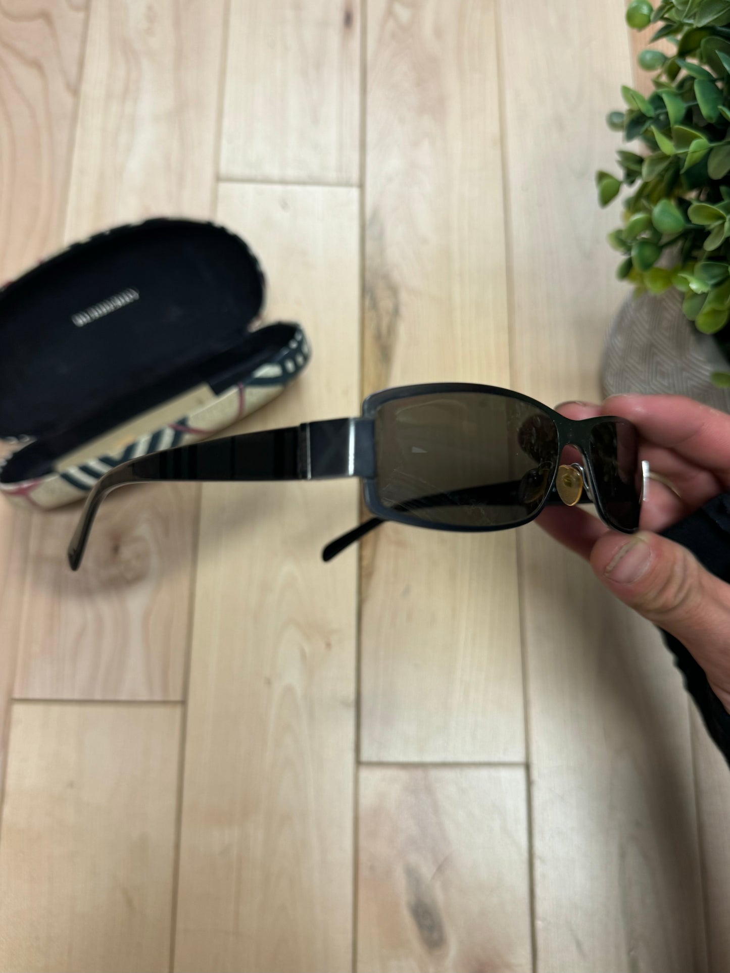 Burberry ‘Nova Check’ Silver/Black Rectangle Sunglasses