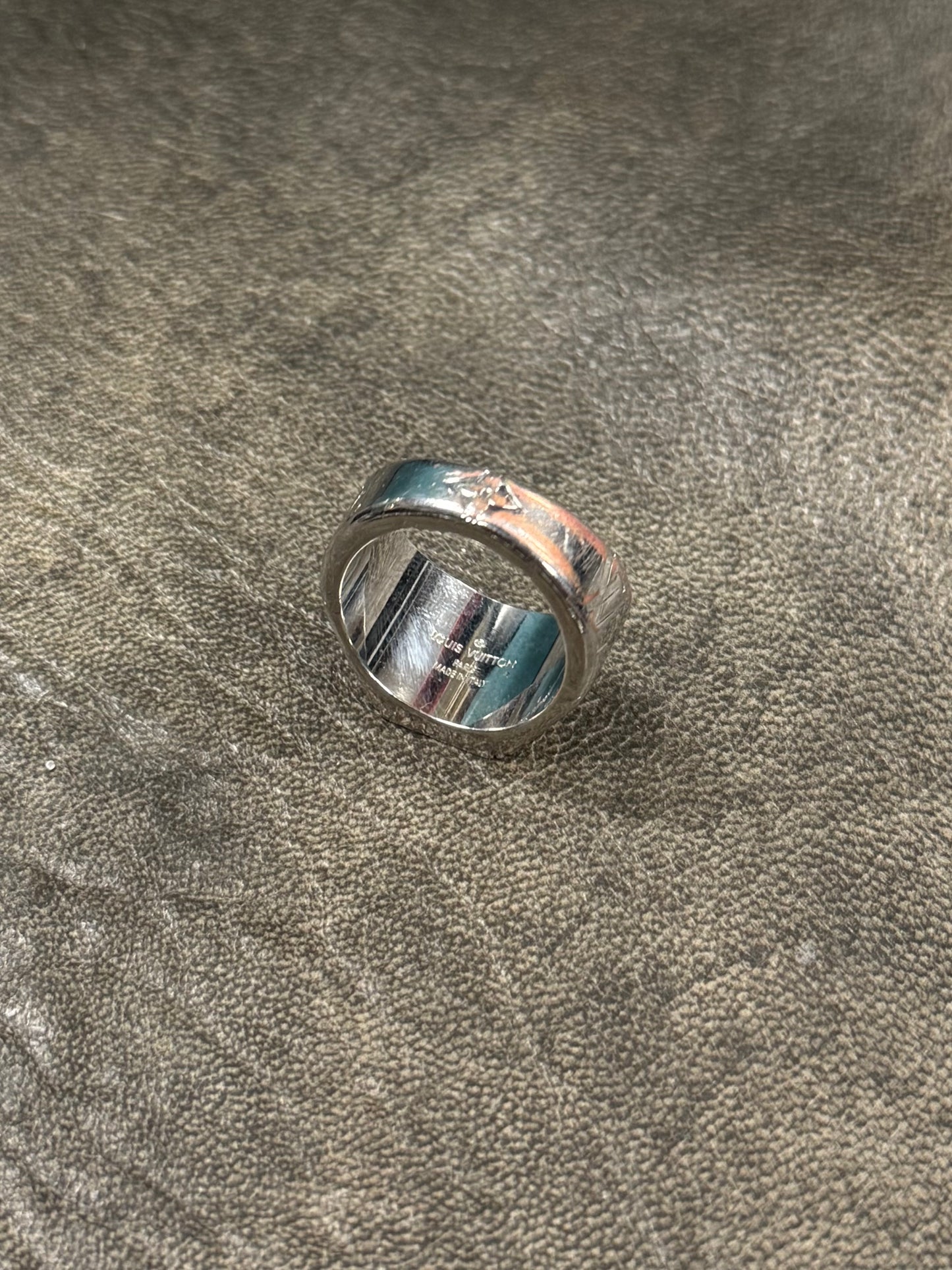 Louis Vuitton ‘Signet’ 925 Silver Logo Ring