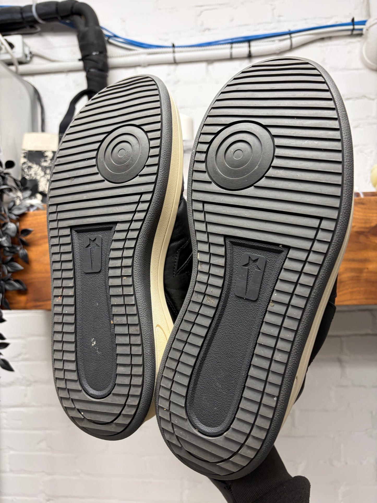 Rick Owens x Converse ‘TurboPWN’ Black Leather Low Top Sneakers