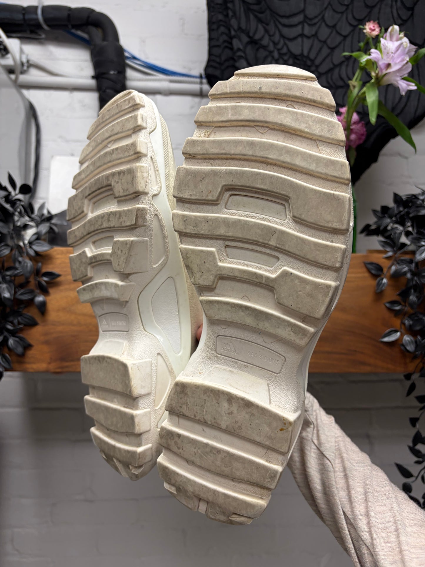 Raf Simons ‘Detroit’ Cream White Low Top Sneakers