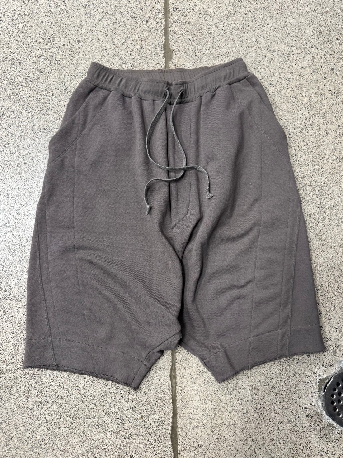 AW2020 Julius ‘Dust’ Brown Drawstring Cotton Sweat-Shorts