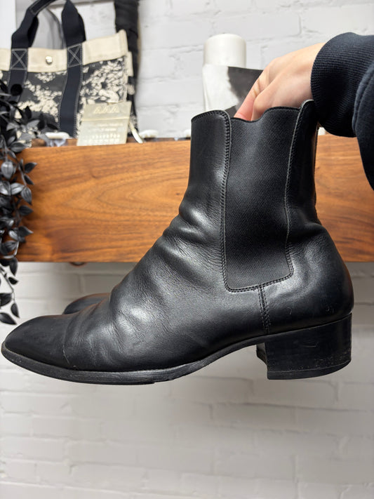 Saint Laurent ‘Wyatt’ Black Leather Pointed Toe Chelsea Boots