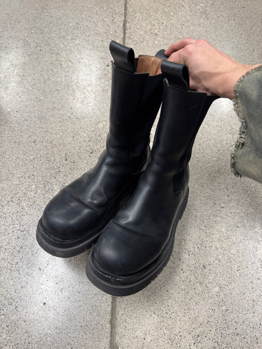 Bottega Veneta ‘Lug’ Black Leather Chelsea Boots