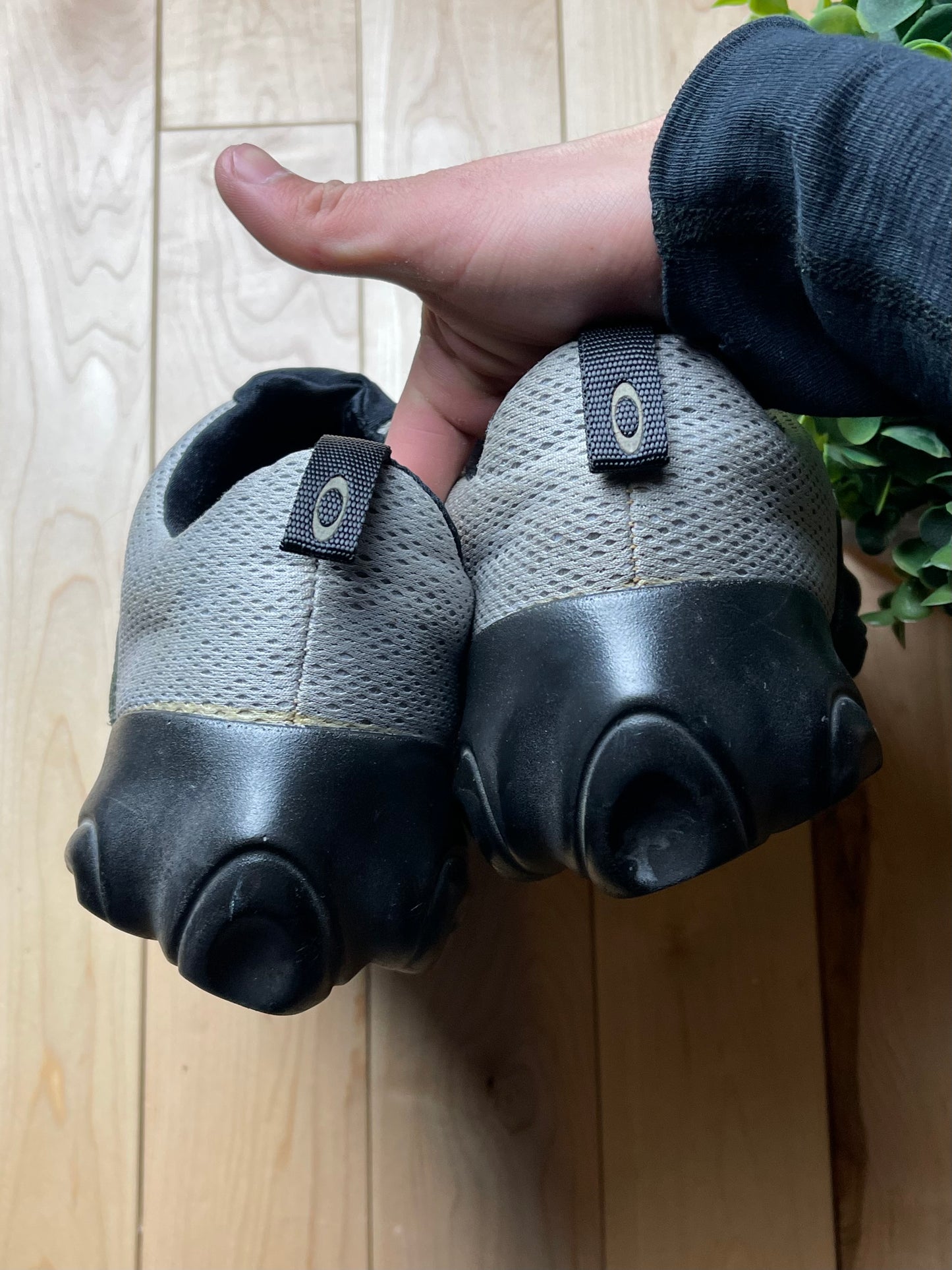 Oakley ‘Flesh’ Slate Grey Mesh Sneakers