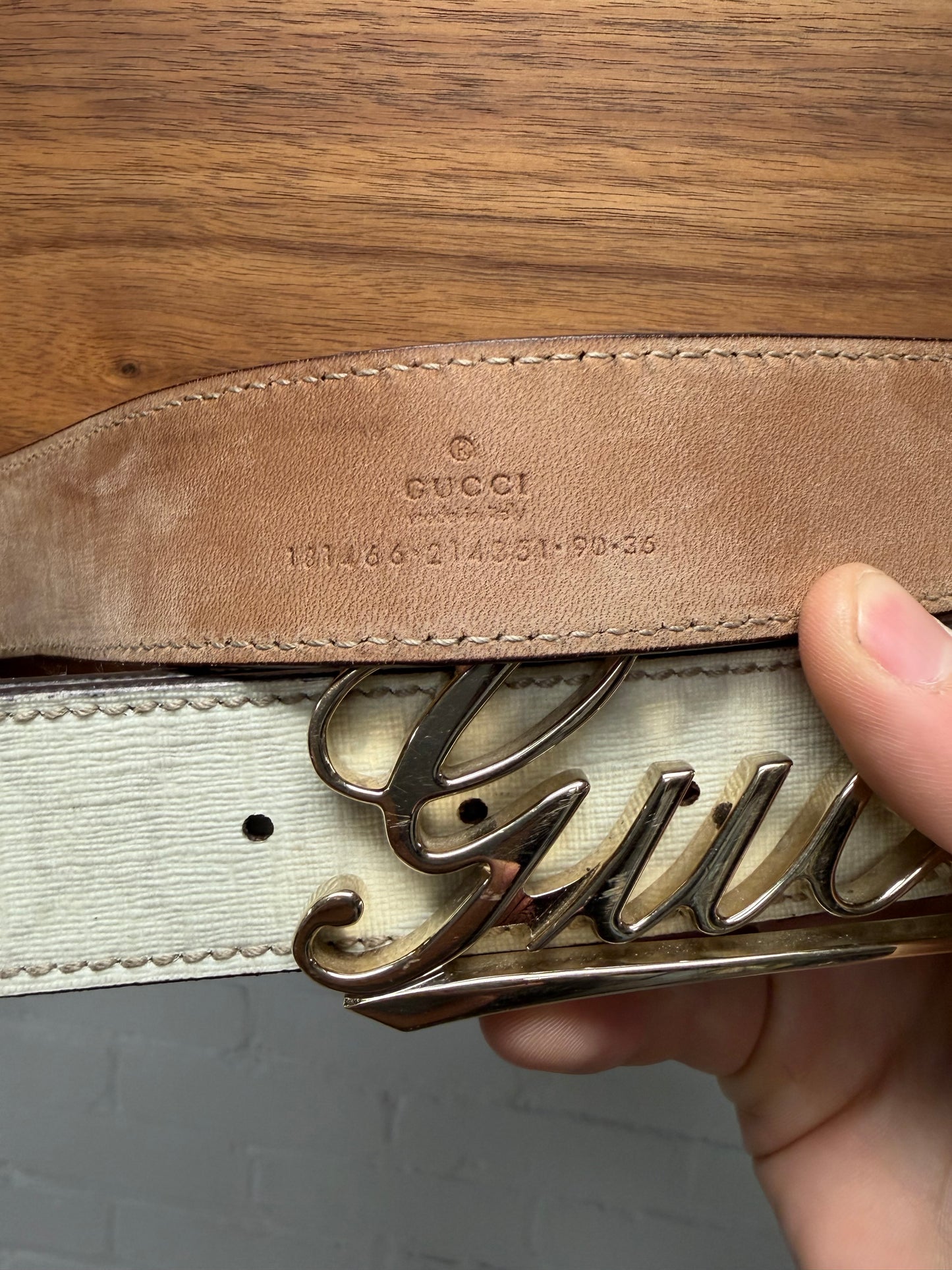 2000s Gucci ‘Cursive Script’ Gold Buckle White Monogram Leather Belt