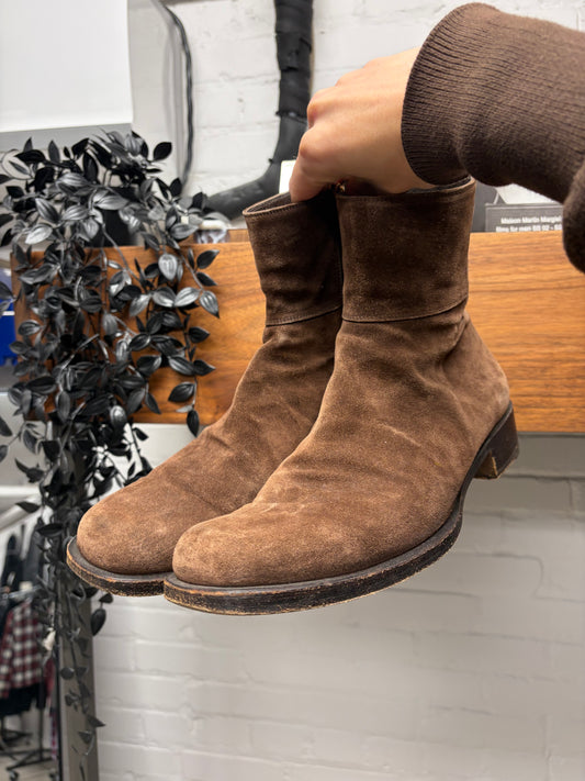 Yves Saint Laurent ‘Rive Gauche’ by Tom Ford ‘Accordion’ Brown Suede Boots