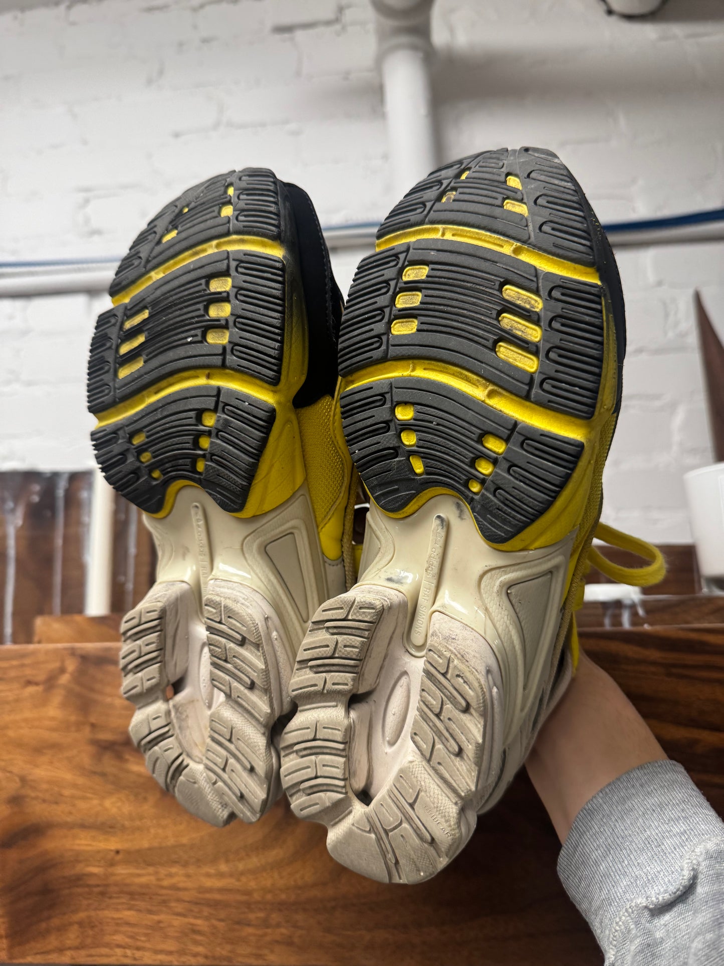 Raf Simons Oswegos V3 ‘Cutout’ Low Top Sneakers