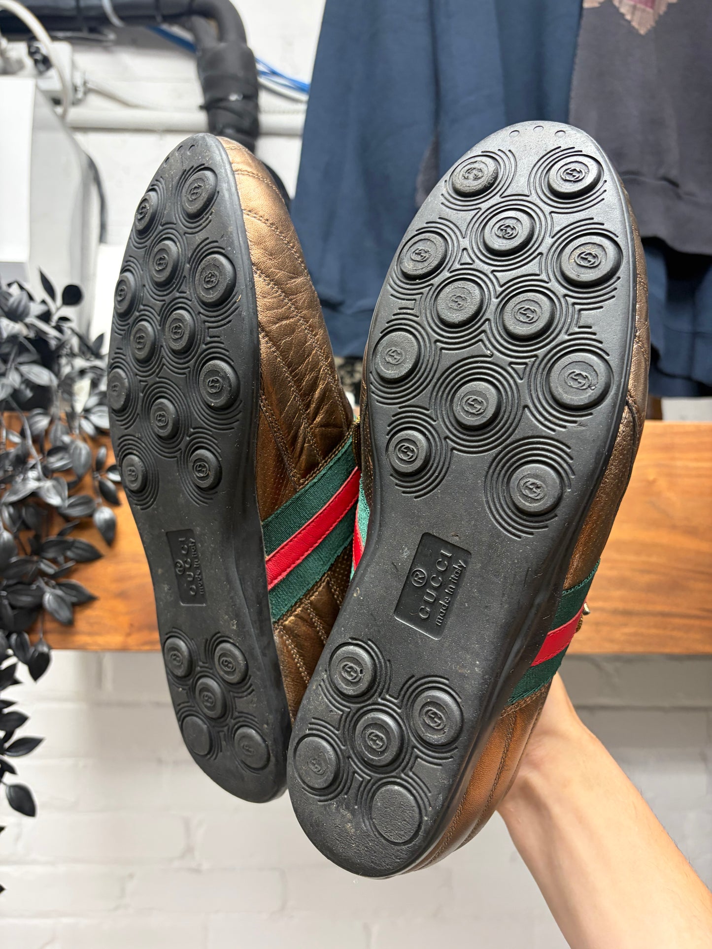 2000s Gucci Gold/Metallic Leather ‘Web’ Low Top Sneakers