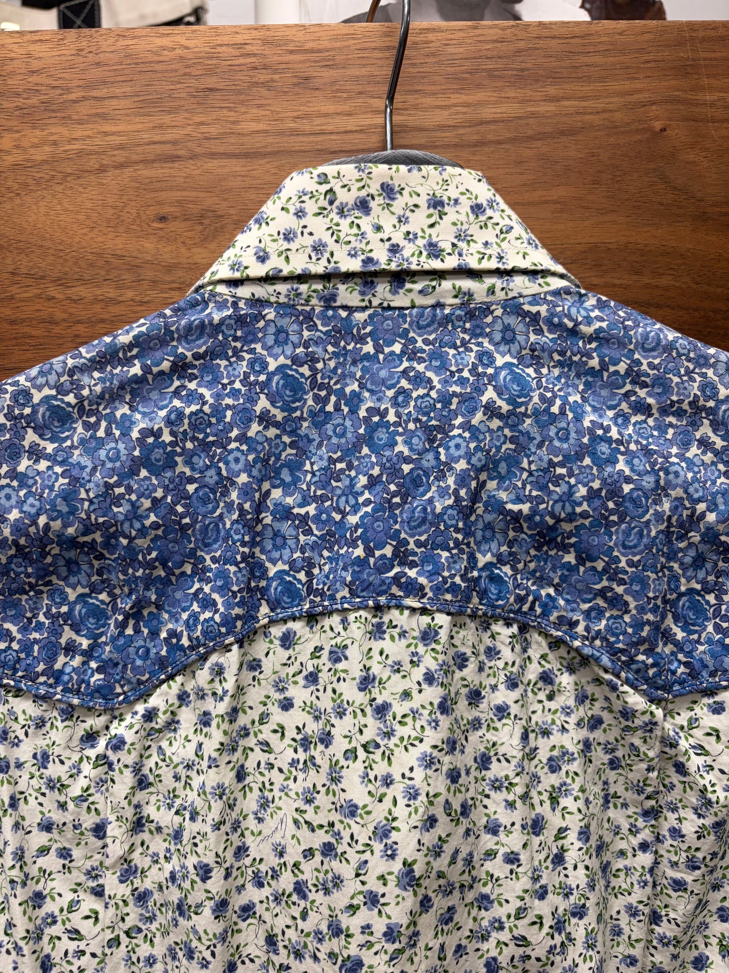 SS2004 Gucci by Tom Ford Cream/Blue ‘Western’ Pearl Button Snap Shirt