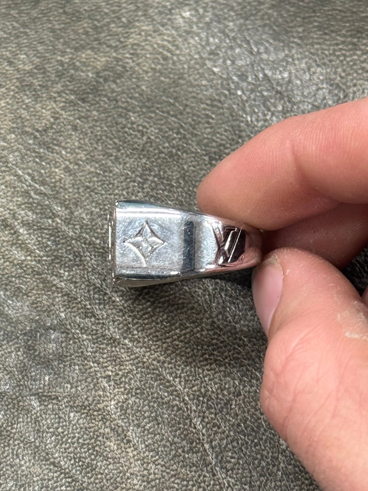 Louis Vuitton ‘Signet’ 925 Silver Logo Ring