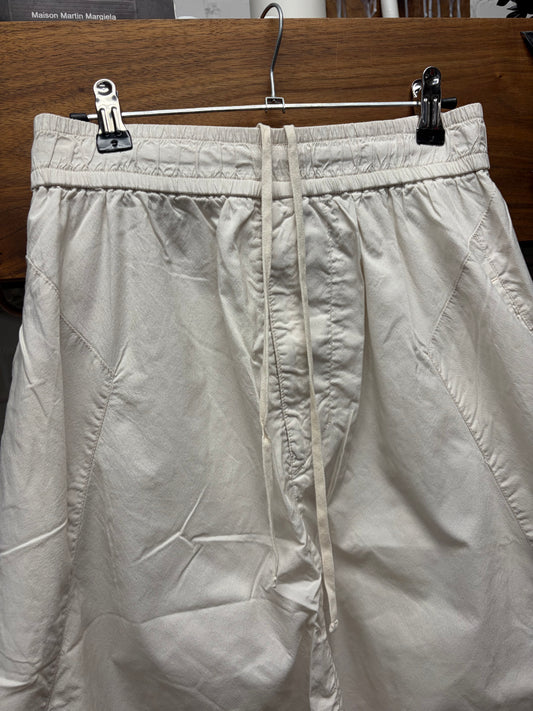 SS2019 Julius Cream White Nylon Lightweight ‘Pod’ Drop Crotch Shorts