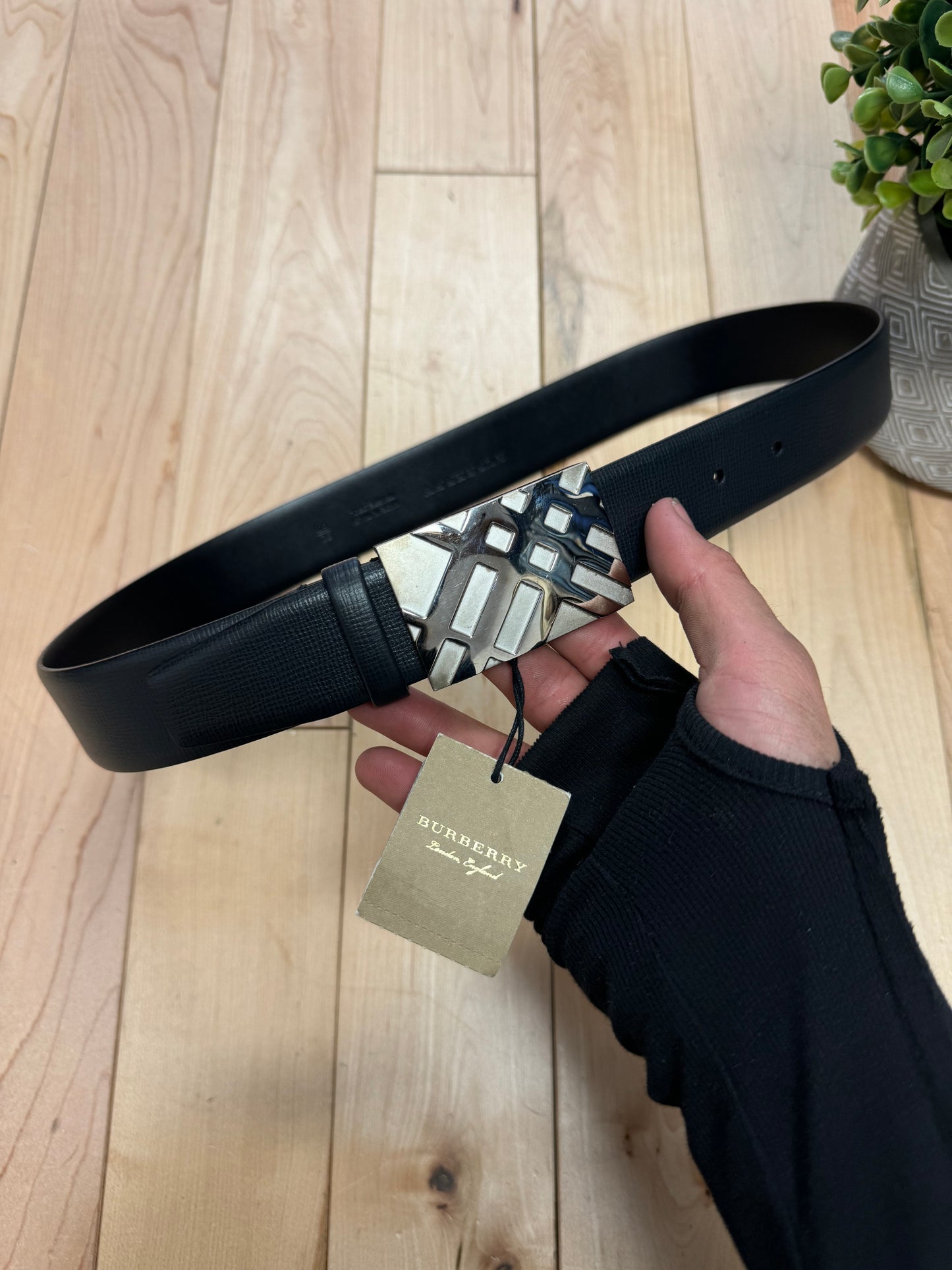 Burberry ‘Nova Check’ Buckle Black Leather Belt