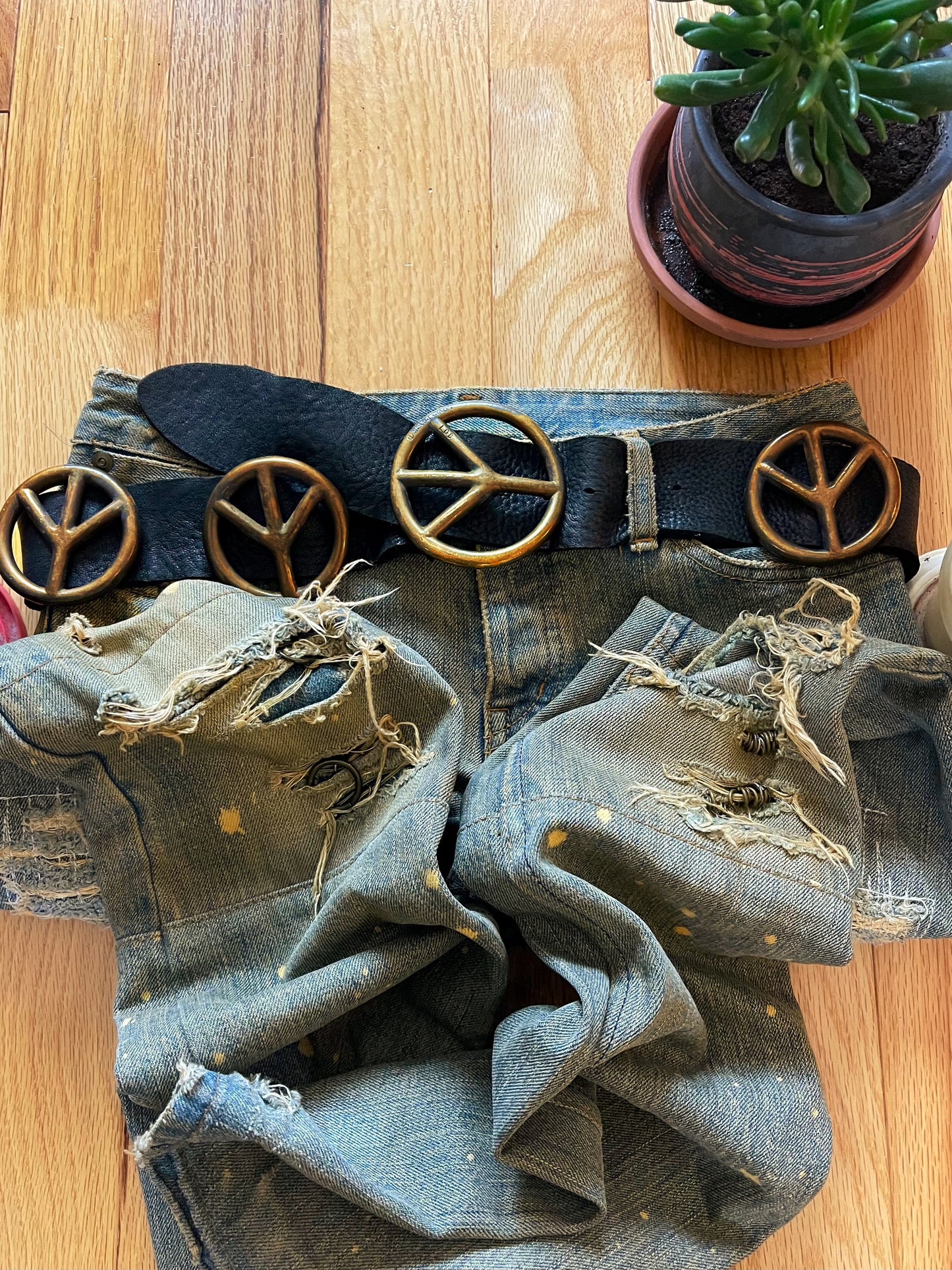 LGB Raw Leather Peace Motif Brass Buckle Belt
