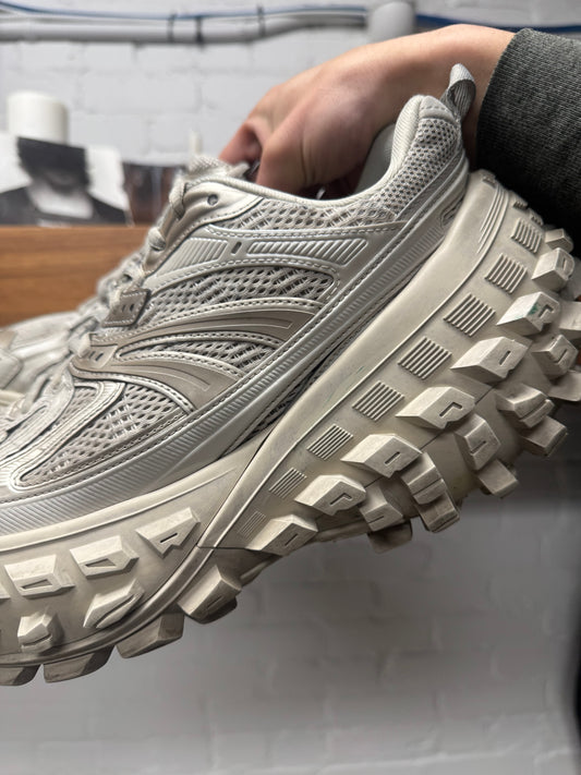 Balenciaga ‘Defender’ Tire Track Sole ‘Bounce’ Low Top Sneakers