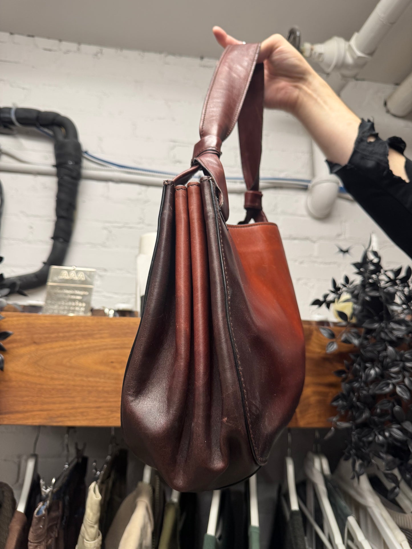 AW2002 Gucci by Tom Ford ‘Burnt Gradient’ Red Calfskin Leather Shoulder Bag