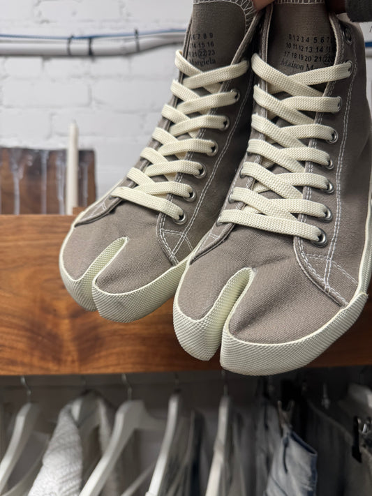 Maison Margiela ‘Tabi’ Split Toe High Top Sneakers