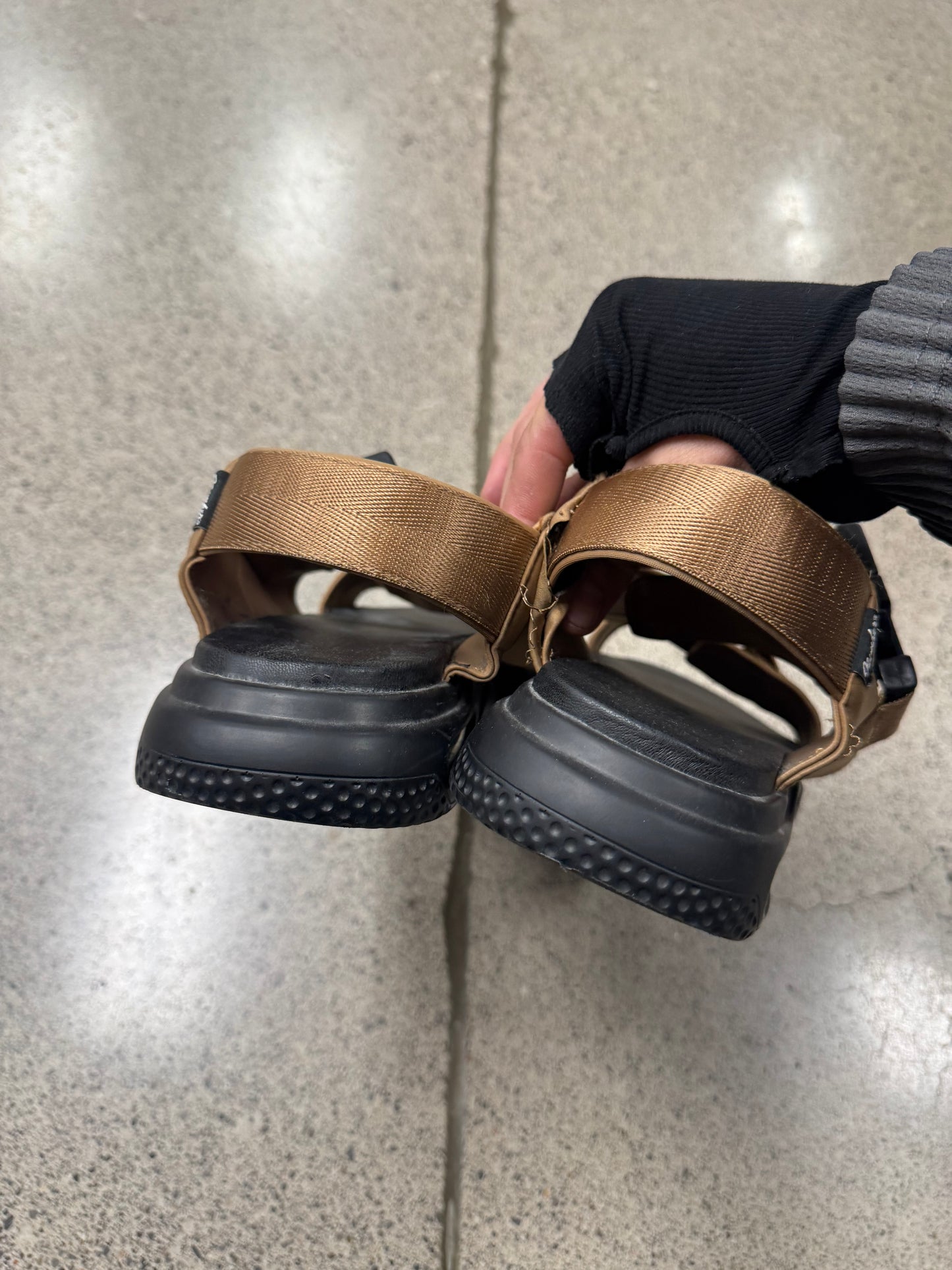 Number (N)ine Black/Gold Double Strap Sandals