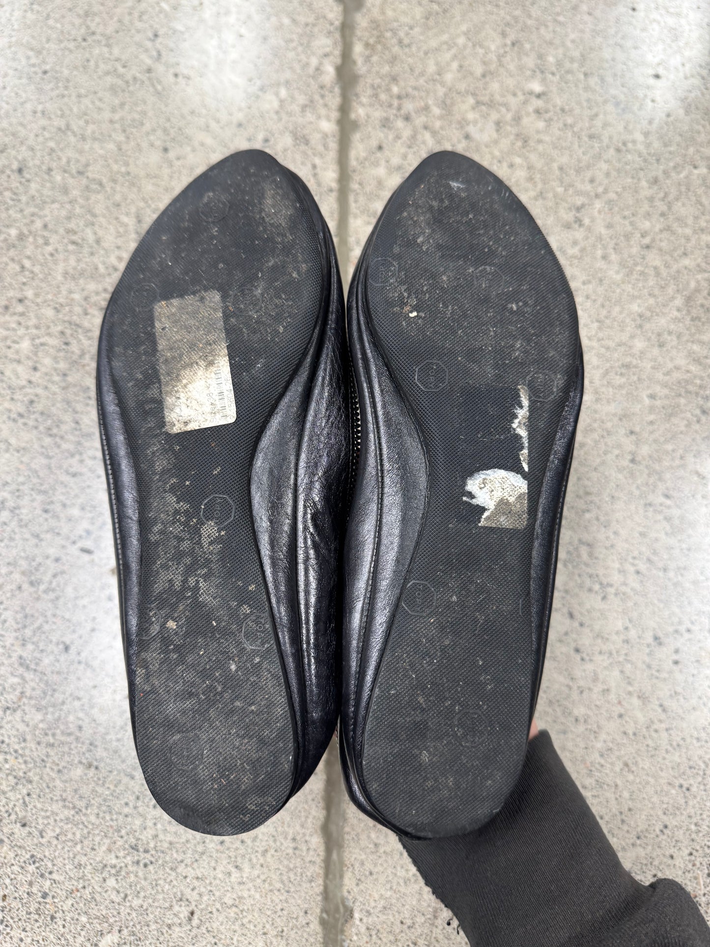 Alexander McQueen ‘Skull’ Zipper Flats