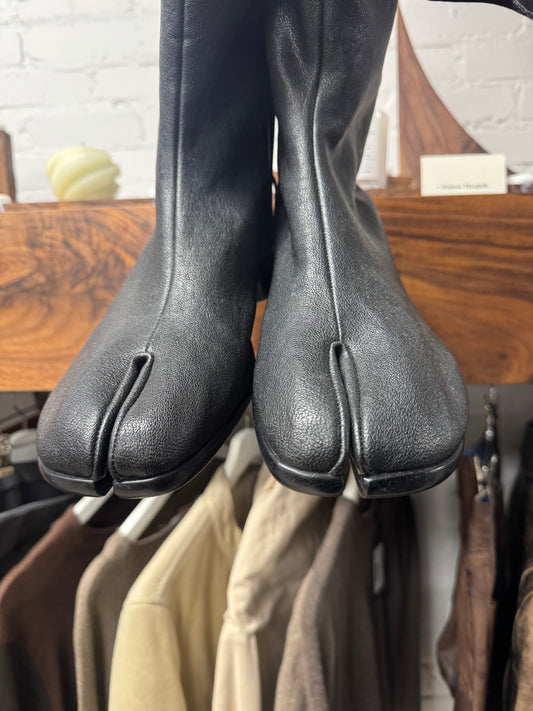 Maison Margiela ‘Tabi’ Split Toe Leather ‘Low Heel’ Boots