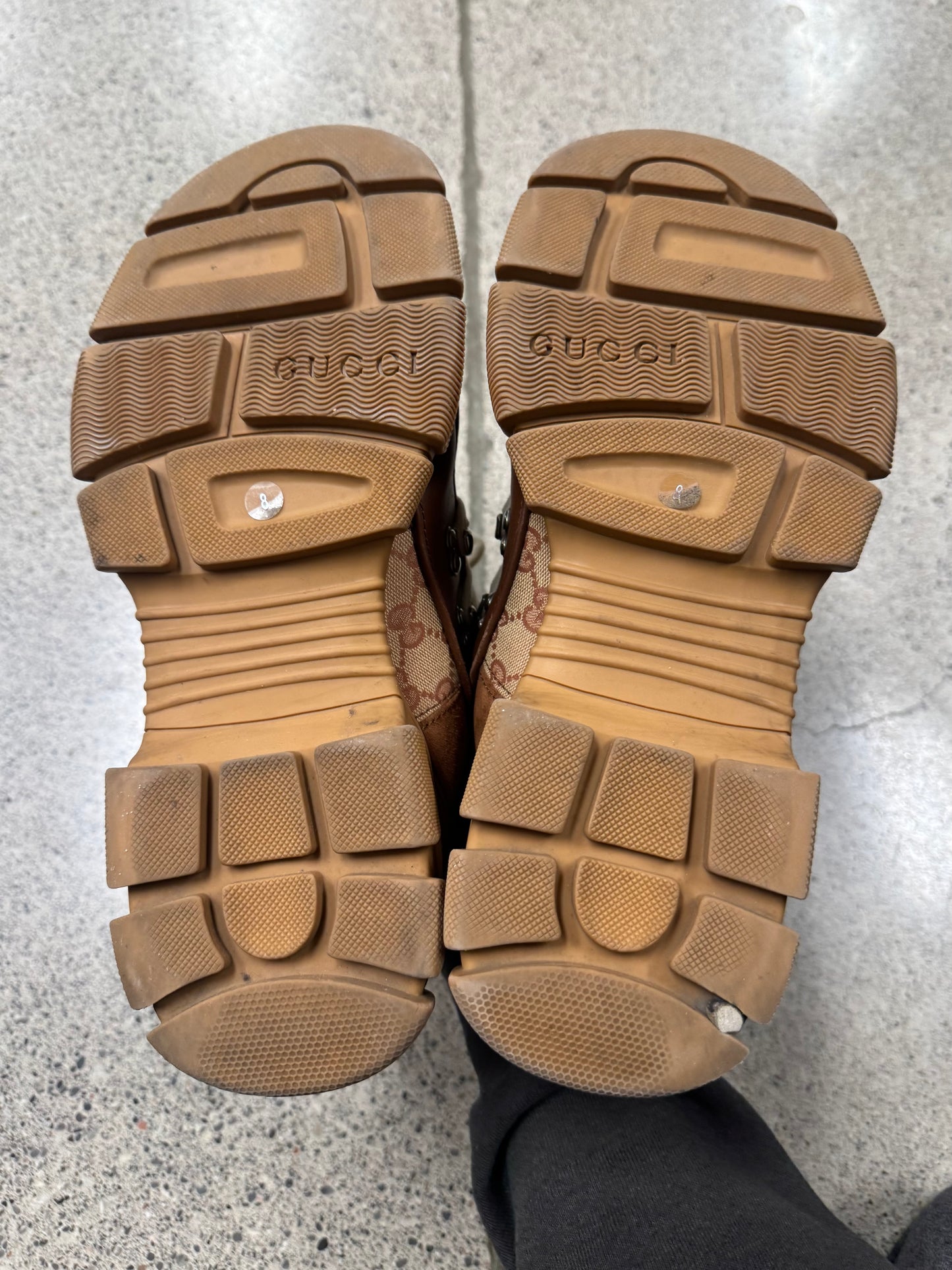 Gucci ‘Flashtrek’ Suede Low Top Sneakers