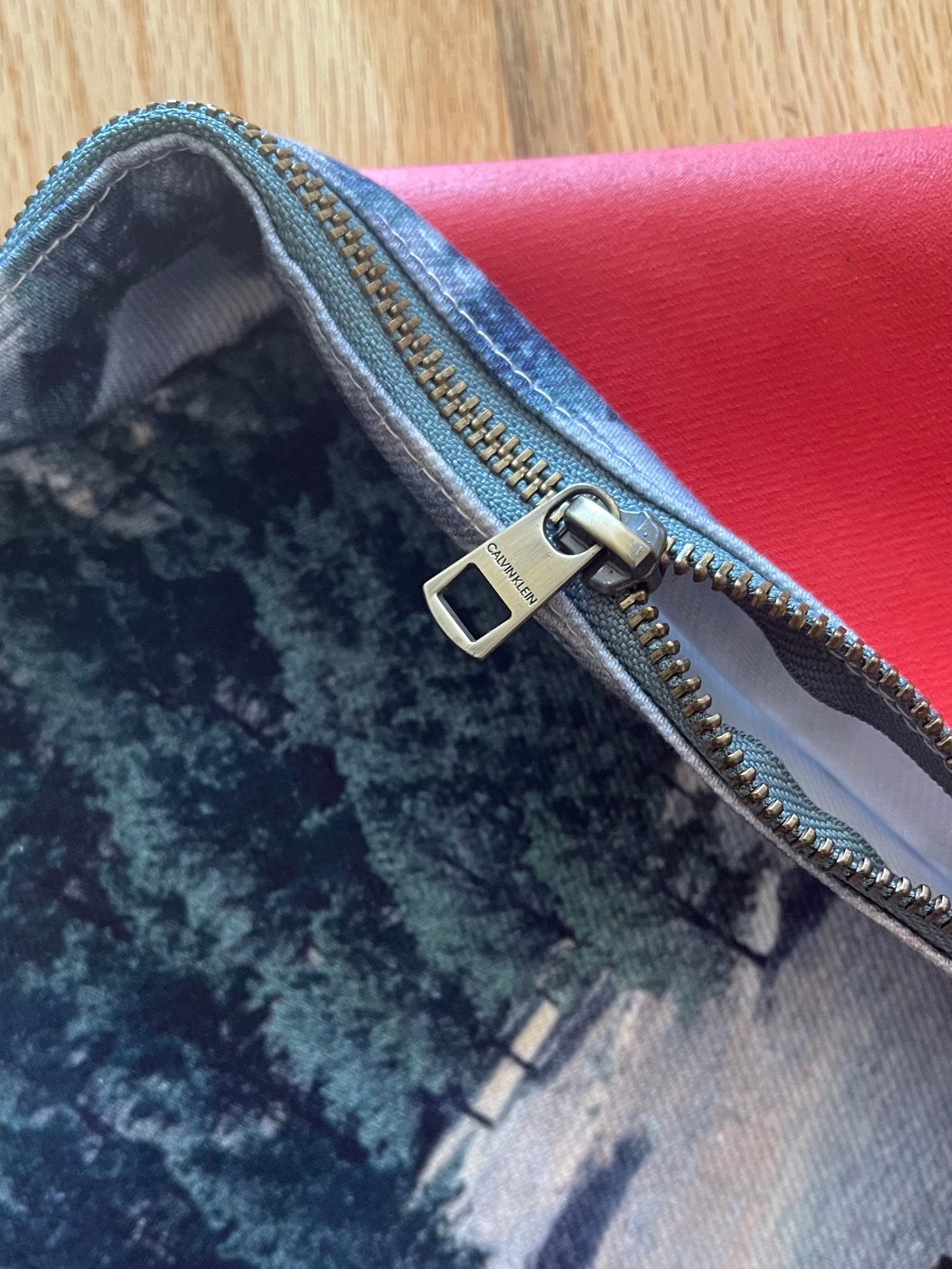 CK205W39Nyc By Raf Simons ‘Landscape’ Full Print Clutch