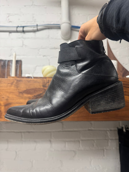 Helmut Lang ‘Backzip’ Pointed Toe Calfskin Leather Boots