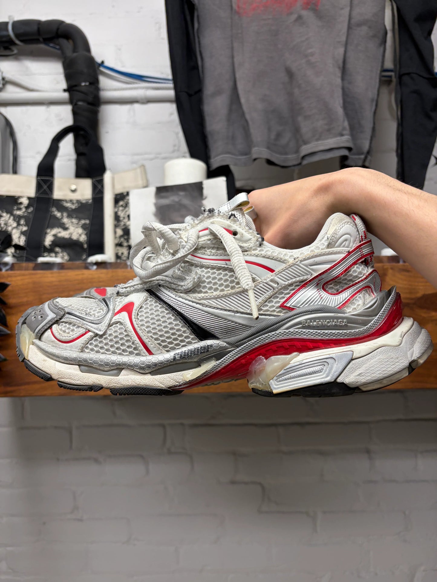 Balenciaga ‘Runner’ White/Red Low Top Sneakers