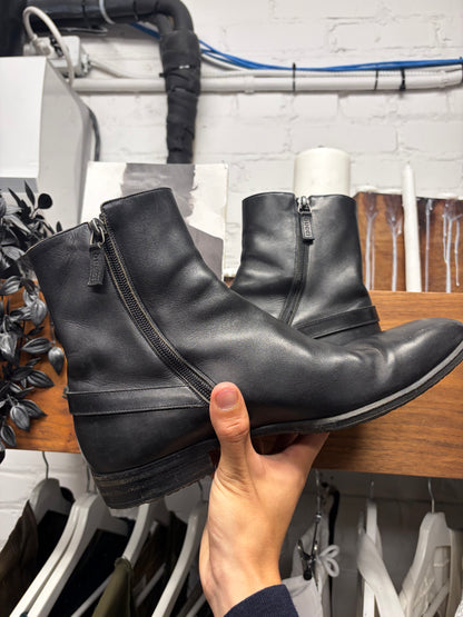 2000s Gucci  ‘Horsebit’ Strap-Back Leather Pointed Toe Ankle Boots