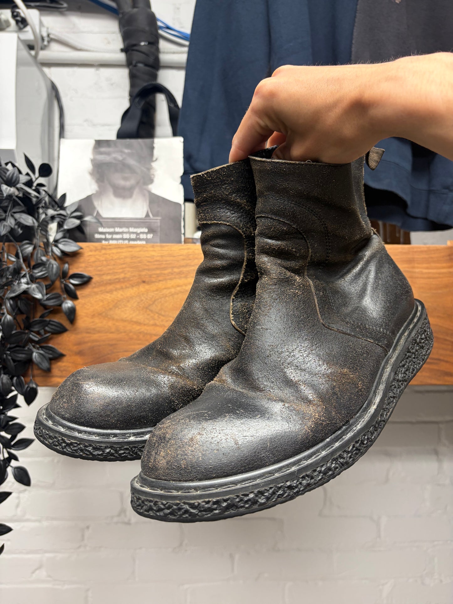 AW2009 Rick Owens ‘Crust’ Natural Brown Patina Blistered Leather ‘Creeper’ Boots