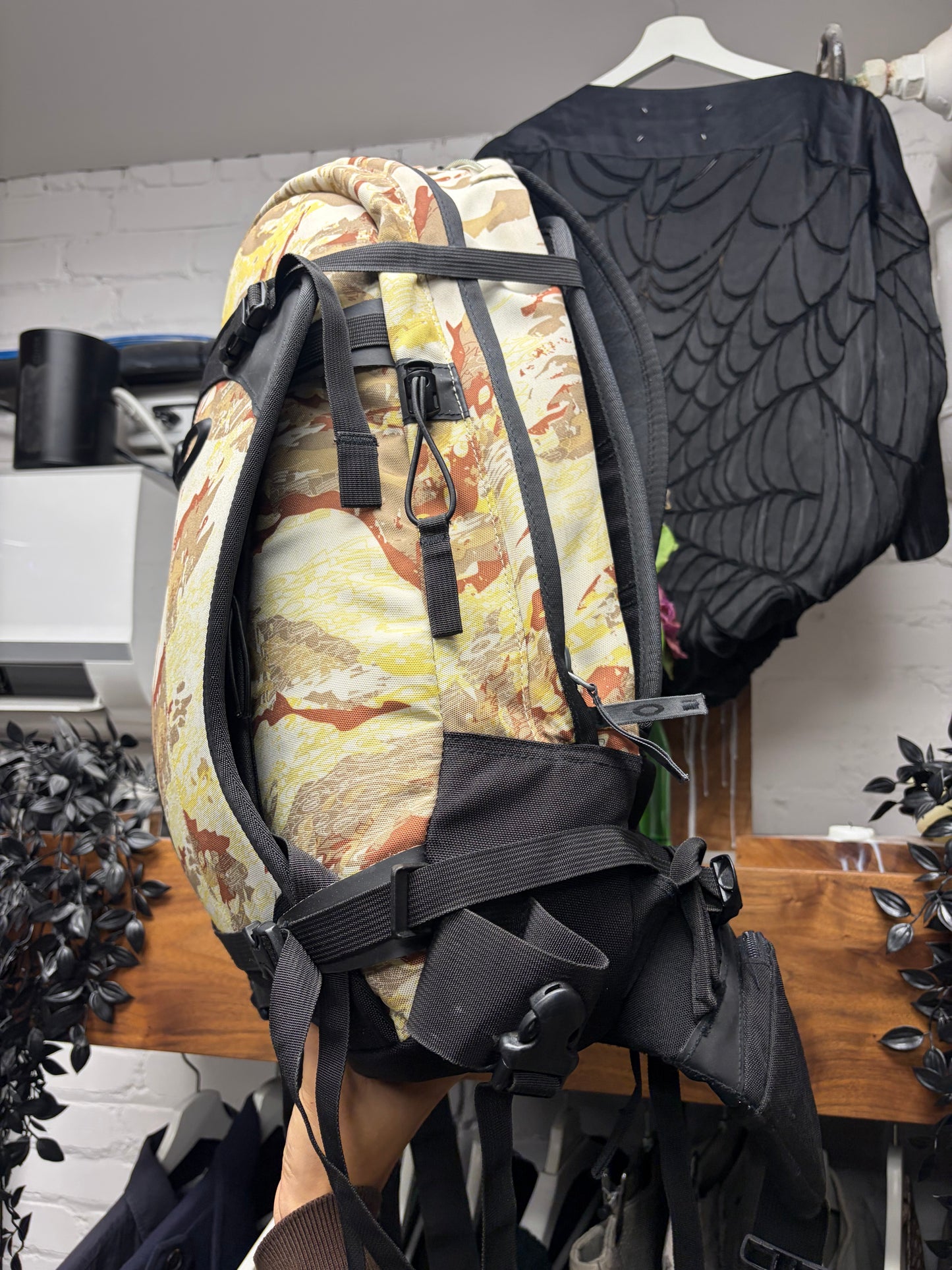 2000s Oakley ‘Snow Pack’ Tiger Camo Snowboard Backpack