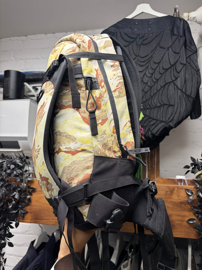 2000s Oakley ‘Snow Pack’ Tiger Camo Snowboard Backpack
