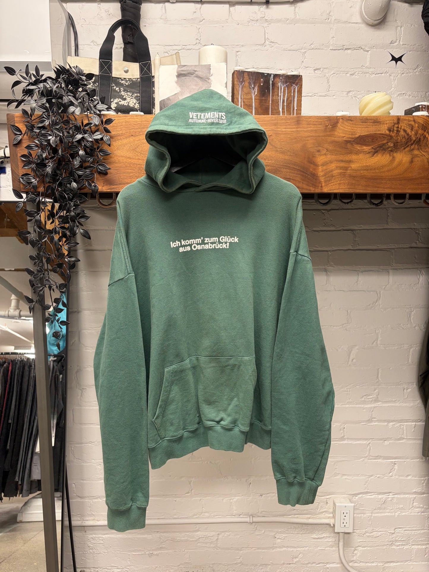 AW2018 Vetements ‘Tourist’ Green Slogan Pullover Hoodie
