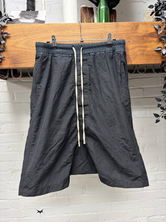 SS2019 Rick Owens ‘Babel’ Seersucker Drop Crotch ‘Pod’ Black Drawstring Shorts