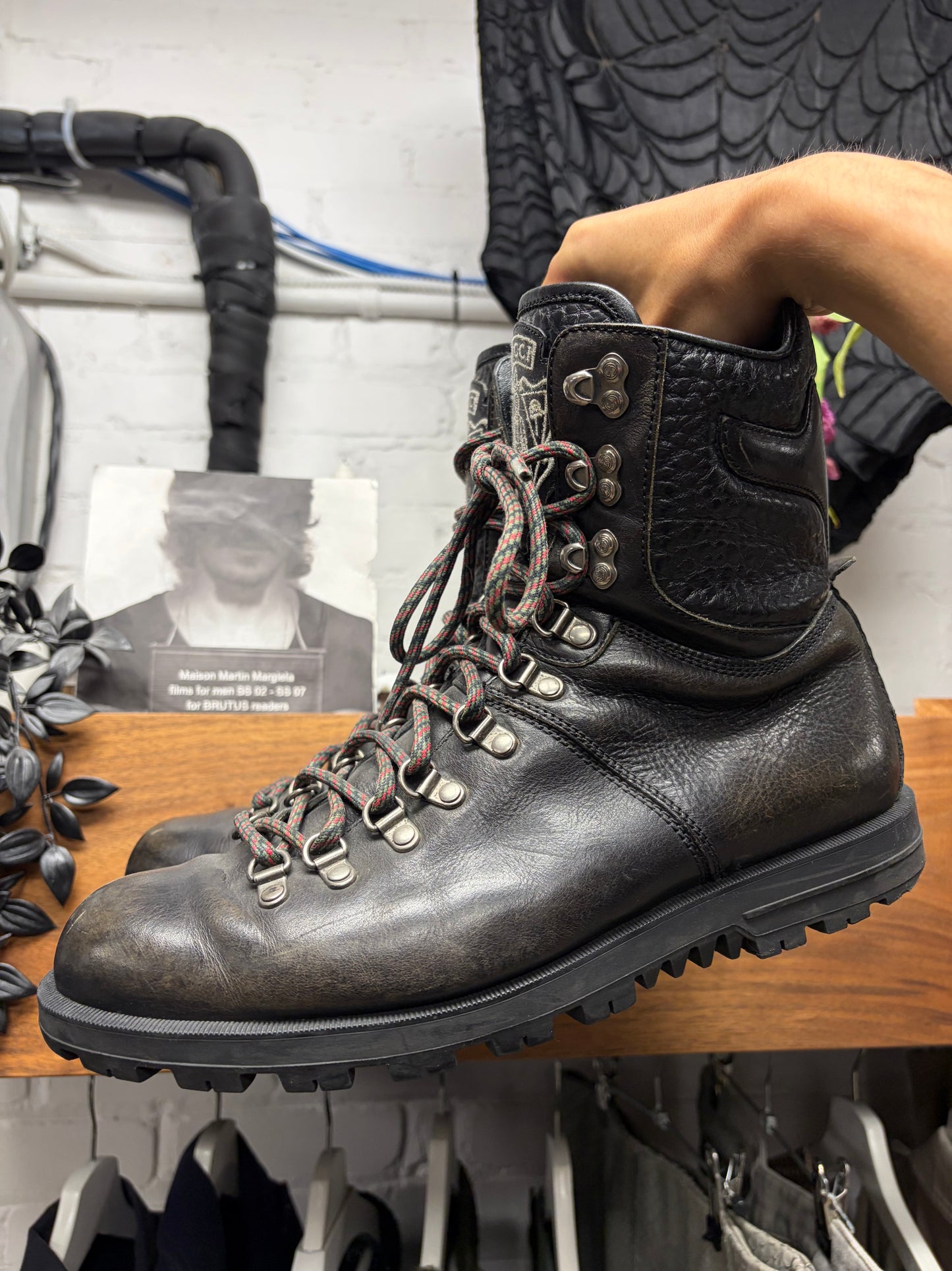 Gucci High Top Leather ‘Trekker’ Lace Up Crest Logo Hiking Boots