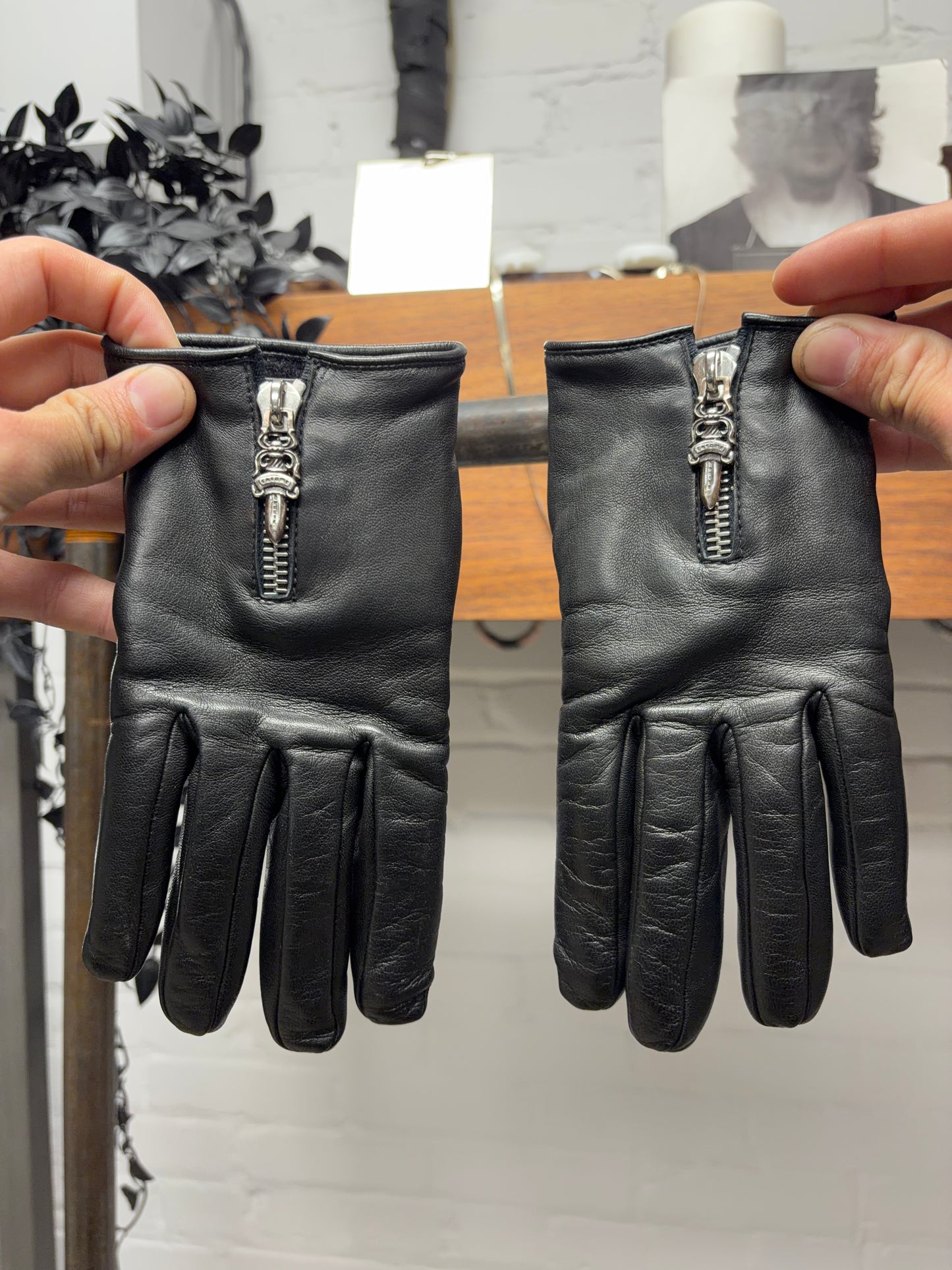 Chrome Hearts Dagger Zip Lambskin Leather Wool Lined Gloves