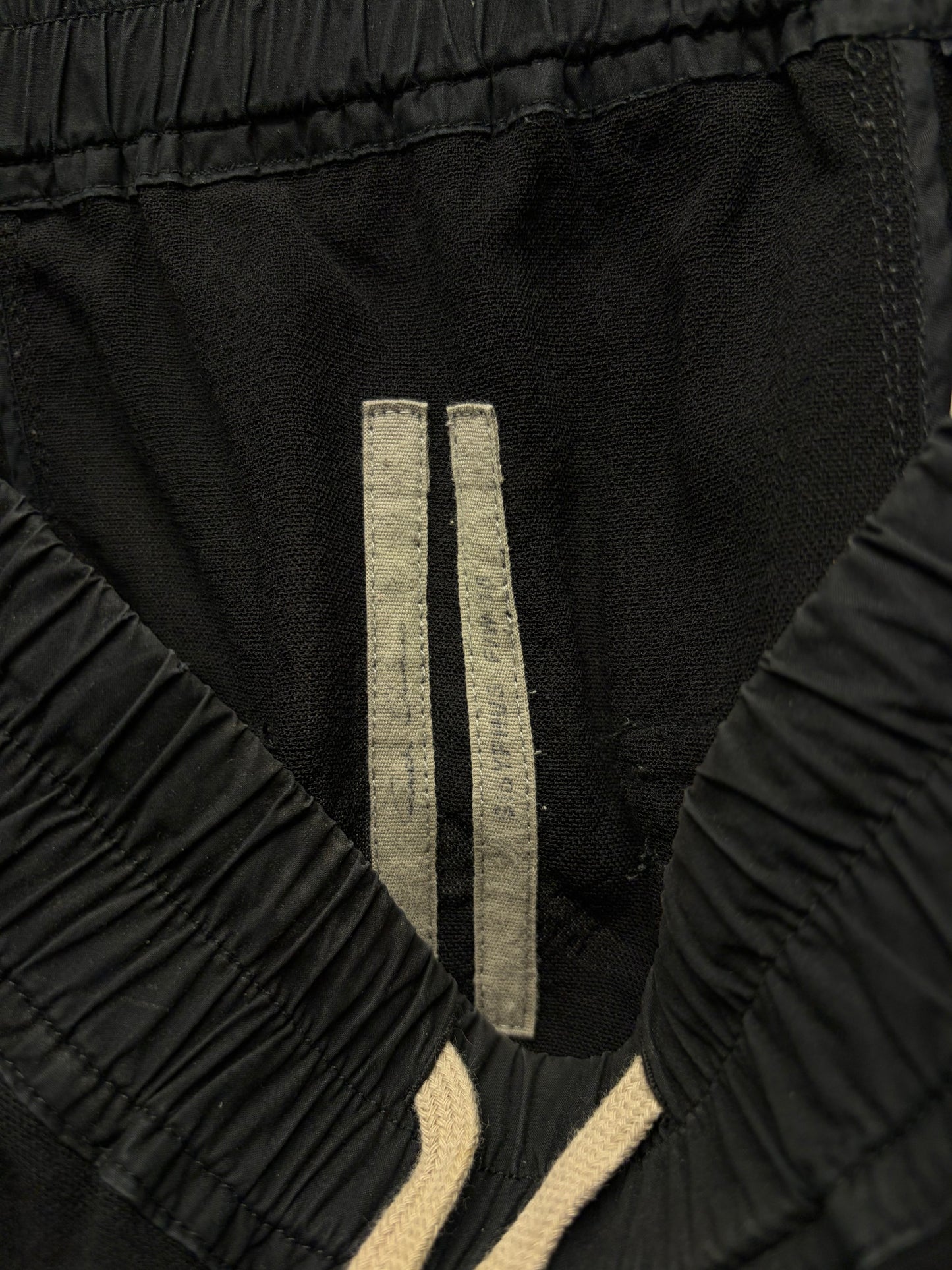 AW2018 Rick Owens ‘Sisyphus’ Lightweight Black 3/4 Length Drop Crotch Pants