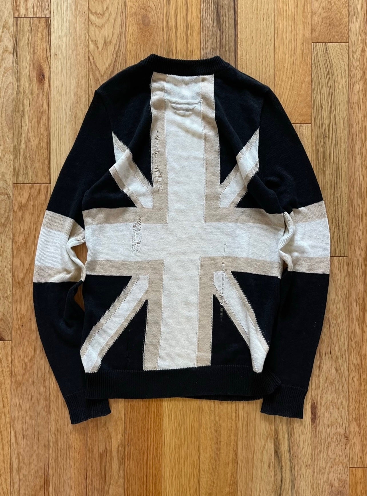 Spring Summer 2016 Balmain ‘Union Jack’ Distressed Flag Knit Sweater