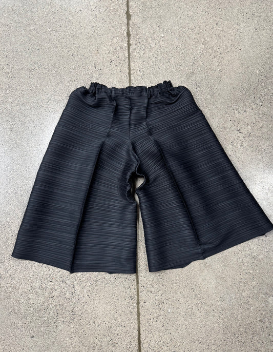 Issey Miyake  ‘Pleats Please’ 3/4 Length Pleated Wide Leg Shorts