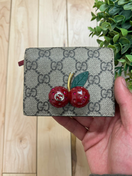 Gucci ‘GG Supreme’ Cherry Logo Snap Closure Wallet