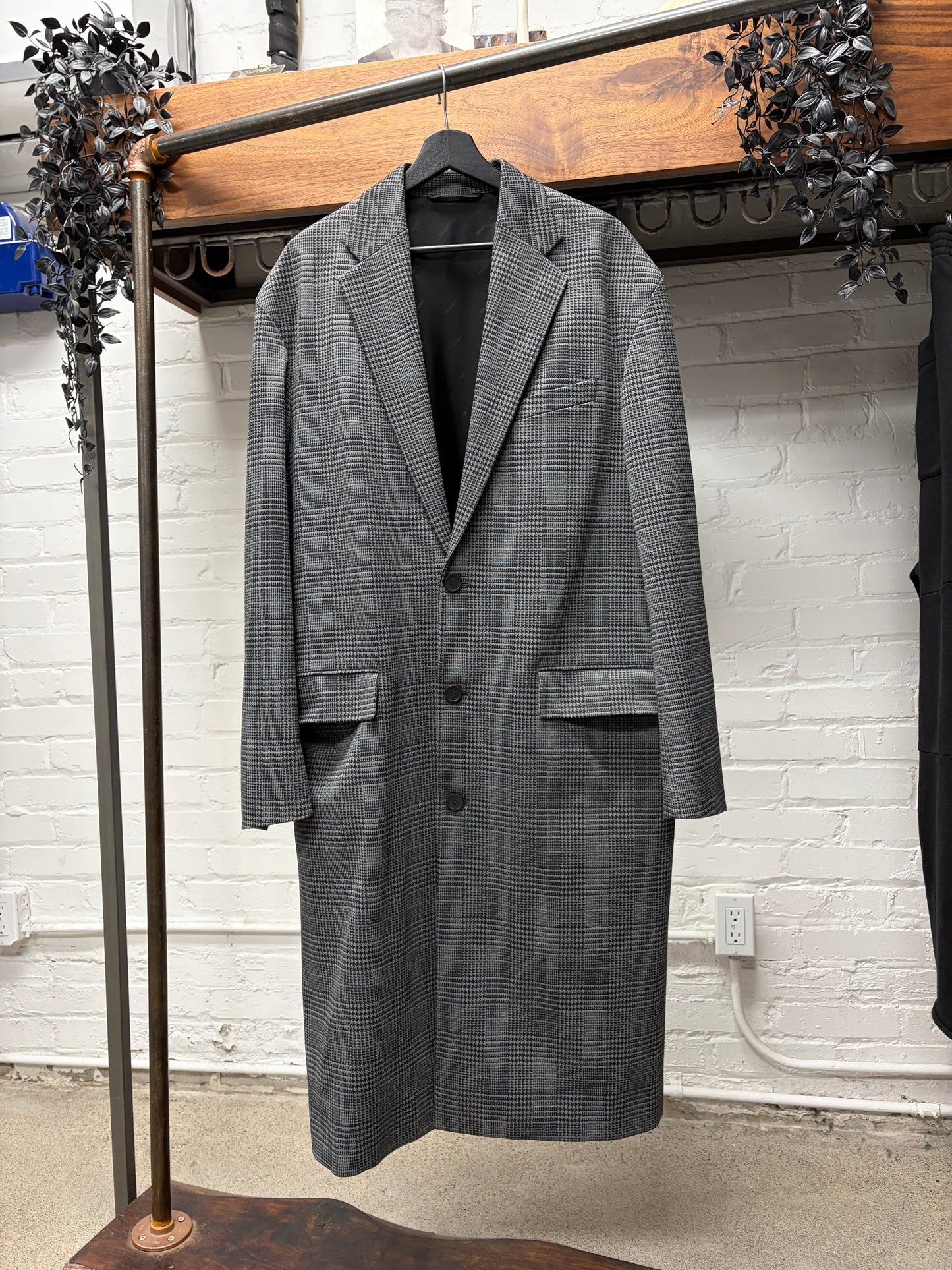 1766397391070-sz2548.jpg
