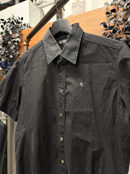 SS2005 Raf Simons Black Embroidered ‘R Logo’ Short Sleeve Collared Shirt