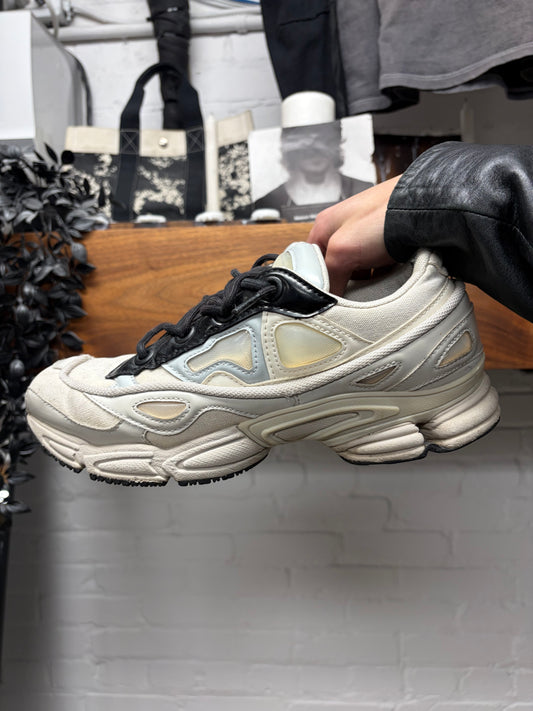 Raf Simons ‘Ozweegos 3’ Cream White Low Top Sneakers