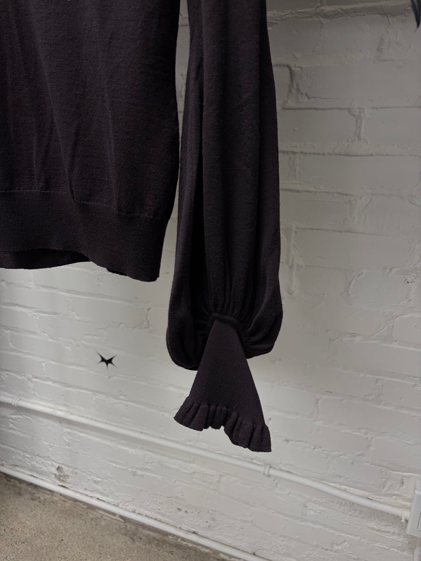 Alexander McQueen ‘Lee Alexander Era’ Flared Sleeve Low Cut Knit Top